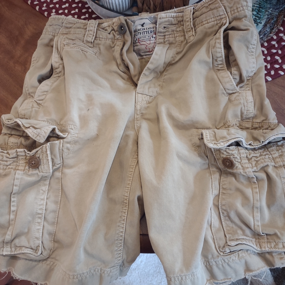 American Eagle Cargo Shorts Size 28